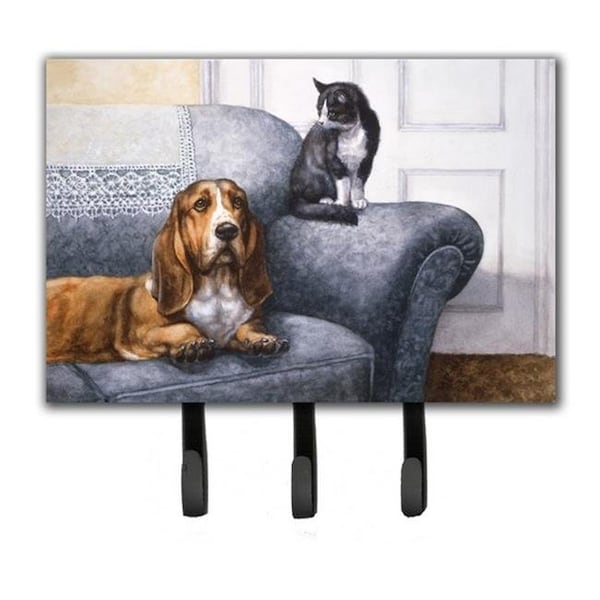 Carolines Treasures Carolines Treasures BDBA0182TH68 Basset Hound & Cat on Couch Leash or Key Holder BDBA0182TH68 - main